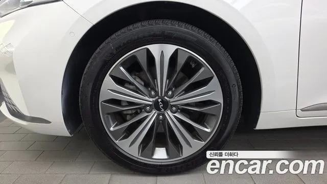 Kia K8 Hybrid — Фото автомобиля 5