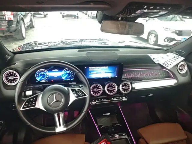 Mercedes-Benz EQB — Фото автомобиля 9
