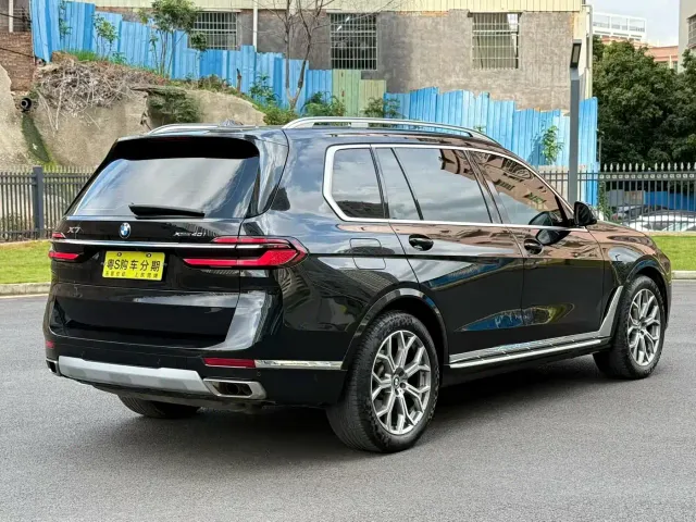 BMW X7 — Фото автомобиля 9