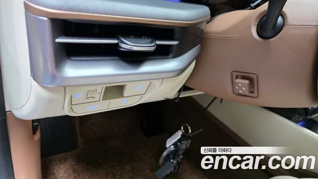Hyundai Grandeur Grandeur (GN7) 2.5 Бензин 2WD — Фото автомобиля 25