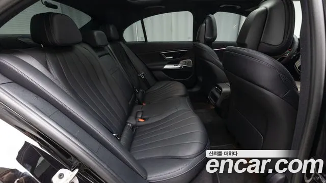 Mercedes-Benz E-Class — Фото автомобиля 10