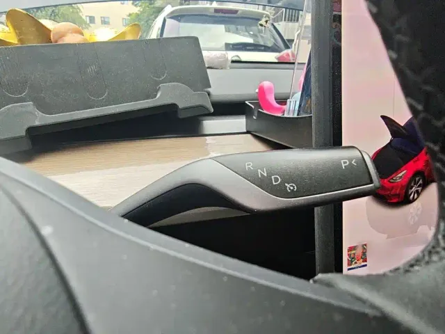 Tesla Model Y — Фото автомобиля 6