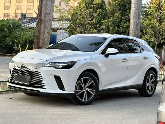Фотография автомобиля — Lexus RX