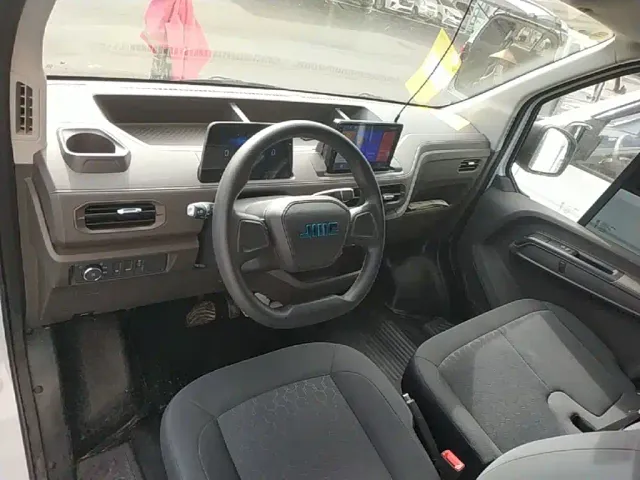 JMC E-Fushun — Фото автомобиля 9