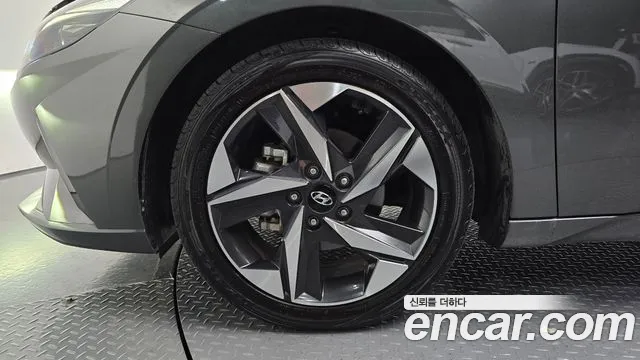 Hyundai Avante CN7 — Фото автомобиля 4