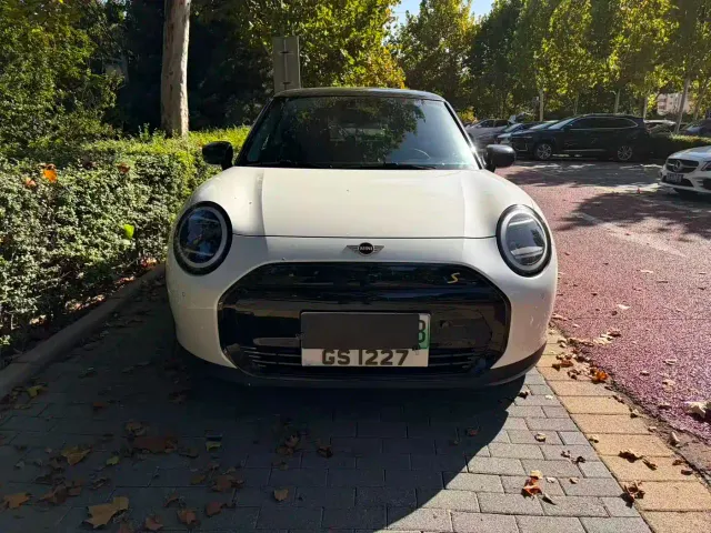 MINI Cooper — Фото автомобиля 2