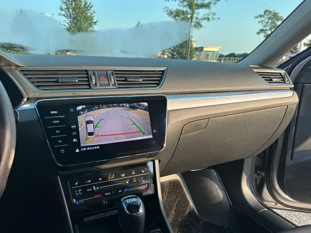 Skoda Superb — Фото автомобиля 20