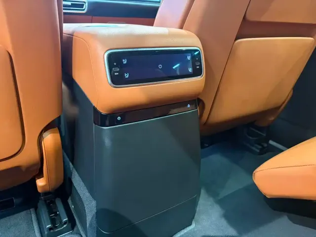 Li Auto L9 — Фото автомобиля 17