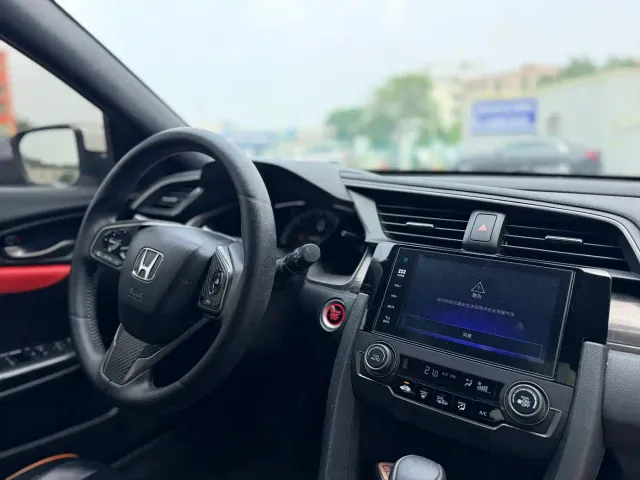 Honda Civic — Фото автомобиля 12