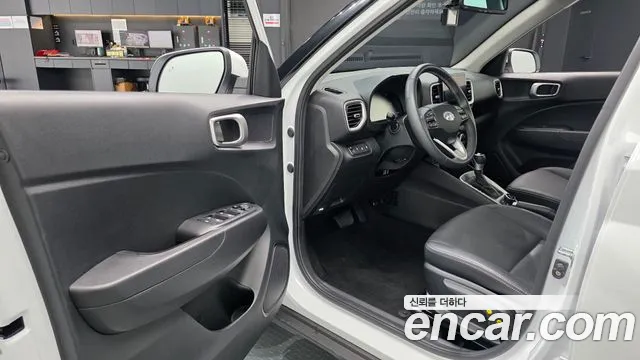 Hyundai Venue — Фото автомобиля 15