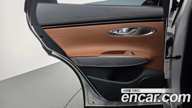Genesis GV70 — Фото автомобиля 14