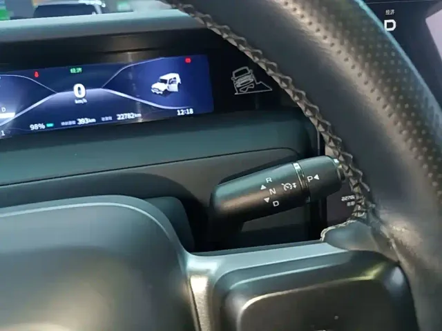 iCAR V23 — Фото автомобиля 13