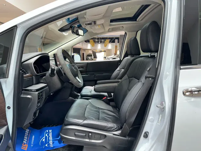 Honda Odyssey — Фото автомобиля 8