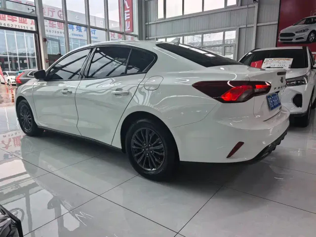 Ford Focus — Фото автомобиля 6