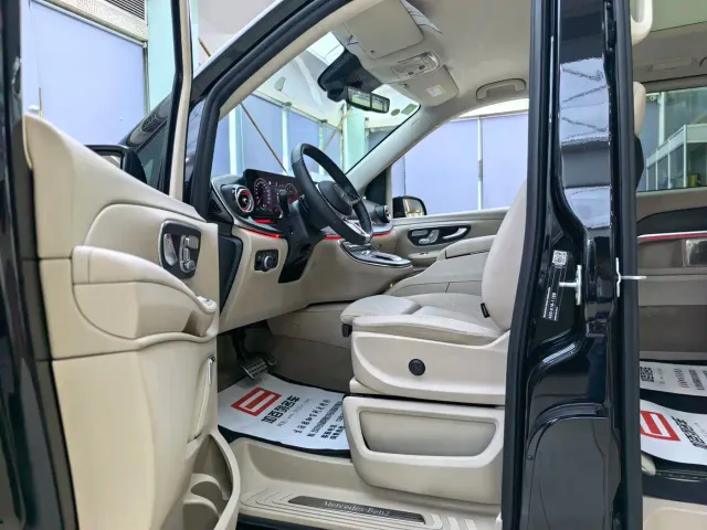 Mercedes-Benz V-Class — Фото автомобиля 12