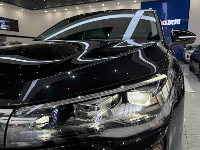 Volkswagen Tiguan L — Фото автомобиля 17