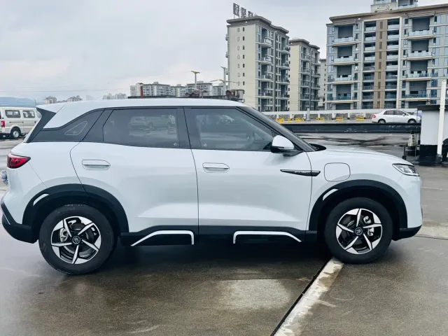 BYD Yuan UP — Фото автомобиля 7