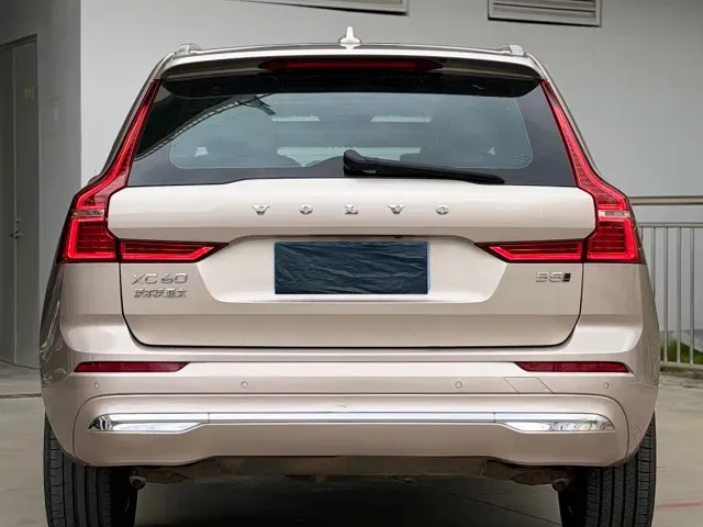 Volvo XC60 — Фото автомобиля 5