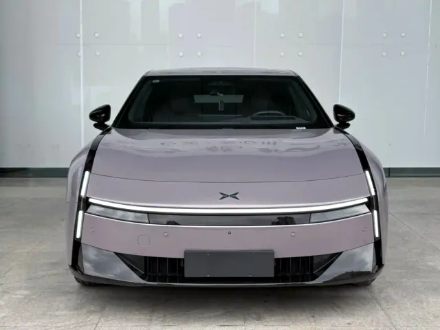 Xpeng P7 — Фото автомобиля 2