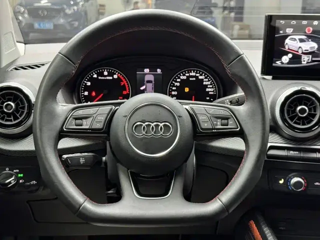 Audi Q2L — Фото автомобиля 8