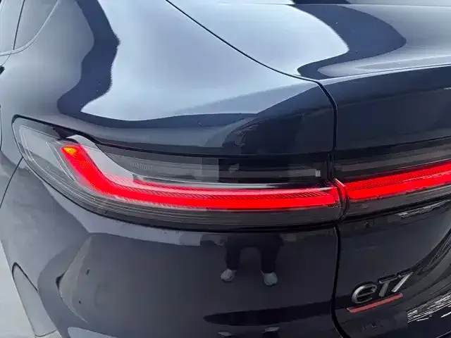 NIO NIO ET7 2022 100kWh Launch Edition — Фото автомобиля 9