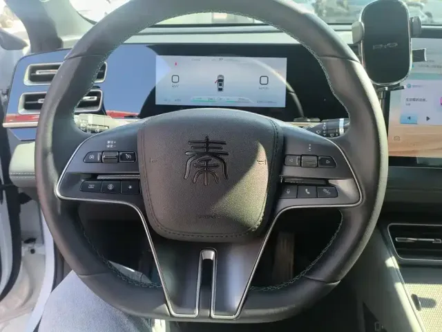 BYD Qin PLUS 2023 Champion Edition DM-i 120KM Excellence — Фото автомобиля 15