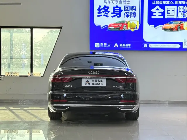 Audi A8 — Фото автомобиля 14
