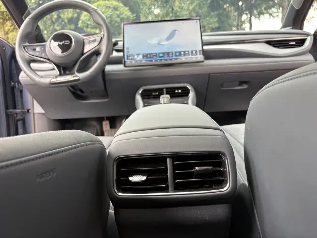 BYD Seal 06 GT — Фото автомобиля 11