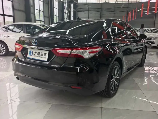 Toyota Camry — Фото автомобиля 6