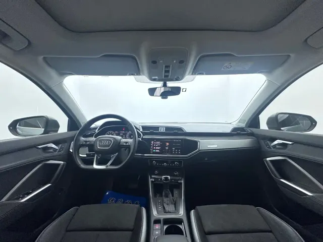 Audi Q3 — Фото автомобиля 11