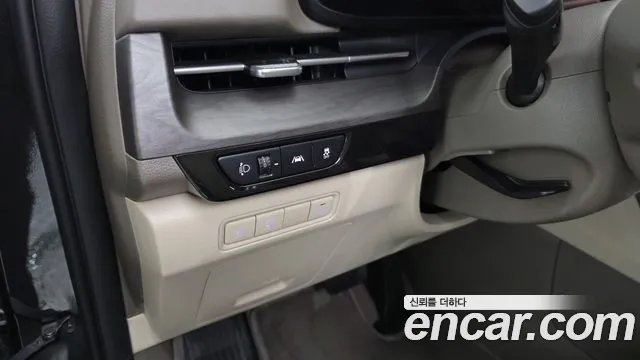 Kia Carnival Generation 4 — Фото автомобиля 25