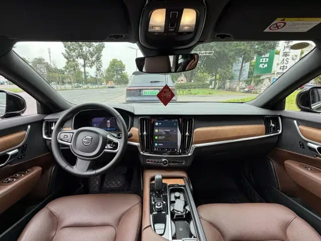 Volvo S90 — Фото автомобиля 13