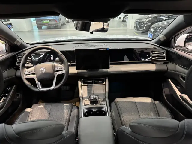 BYD Qin L — Фото автомобиля 8