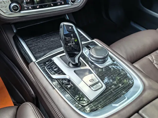 BMW 7 Series — Фото автомобиля 18
