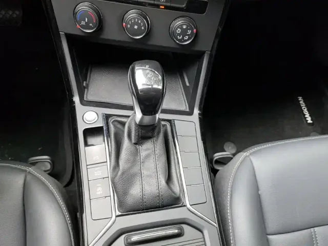 Volkswagen Passat — Фото автомобиля 13