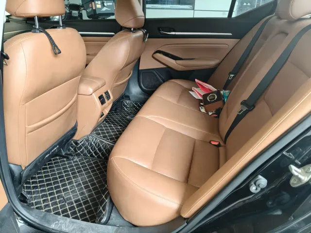 Nissan Teana — Фото автомобиля 6