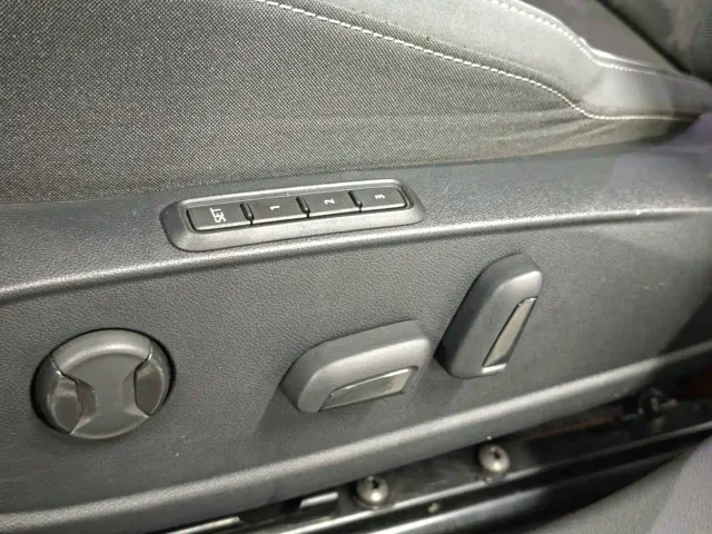 Volkswagen Golf — Фото автомобиля 15
