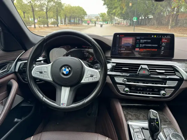 BMW 5 Series — Фото автомобиля 13