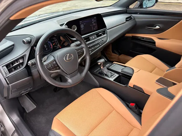 Lexus ES — Фото автомобиля 5