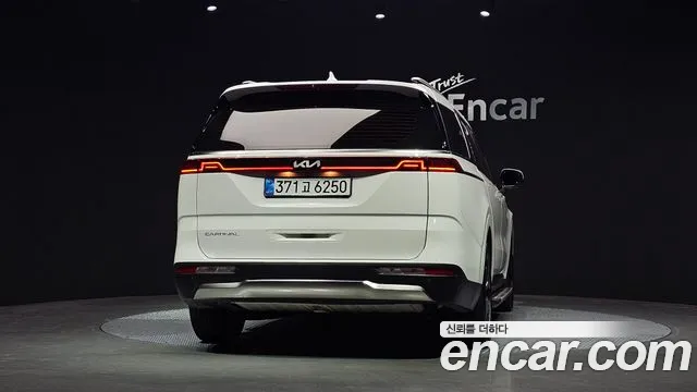 Kia Canival Carnival 4 поколение 9 мест Signature — Фото автомобиля 4