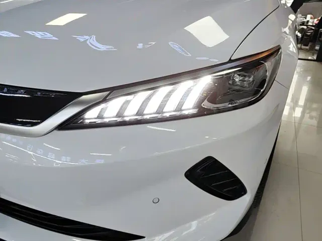 BYD Qin PLUS — Фото автомобиля 23