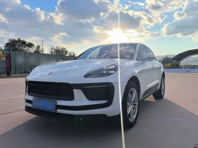 Фотография автомобиля — Porsche Macan