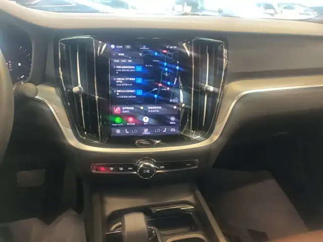 Volvo S60 — Фото автомобиля 12