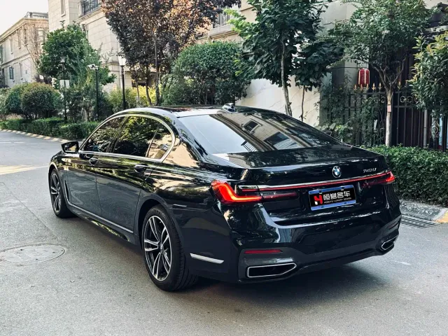 BMW 7 Series — Фото автомобиля 18