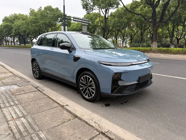 Leapmotor B10 — Фото автомобиля 3