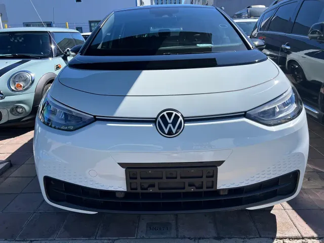 Volkswagen ID.3 — Фото автомобиля 2
