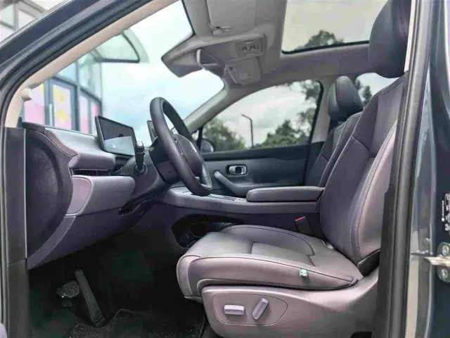 Leapmotor C10 — Фото автомобиля 17