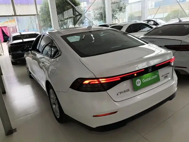 Honda Accord — Фото автомобиля 4
