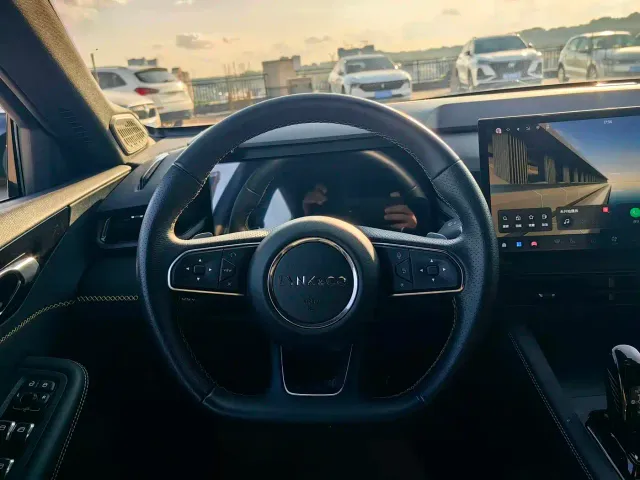 Lynk & Co 03 — Фото автомобиля 6