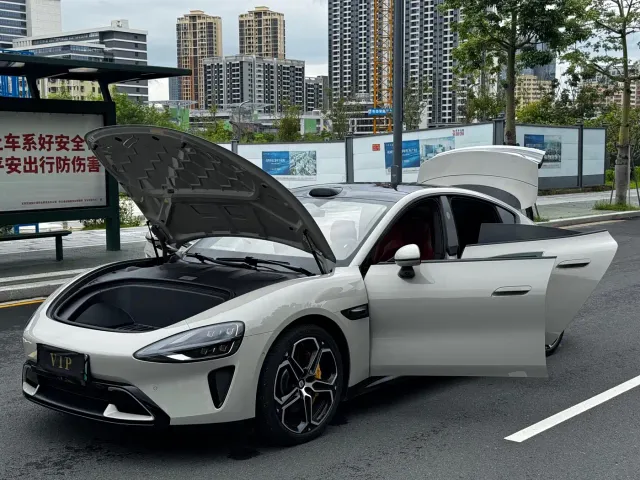 Xiaomi Auto Xiaomi SU7 2024 RWD Ultra Long Range Advanced Smart Driving Pro Edition — Фото автомобиля 3